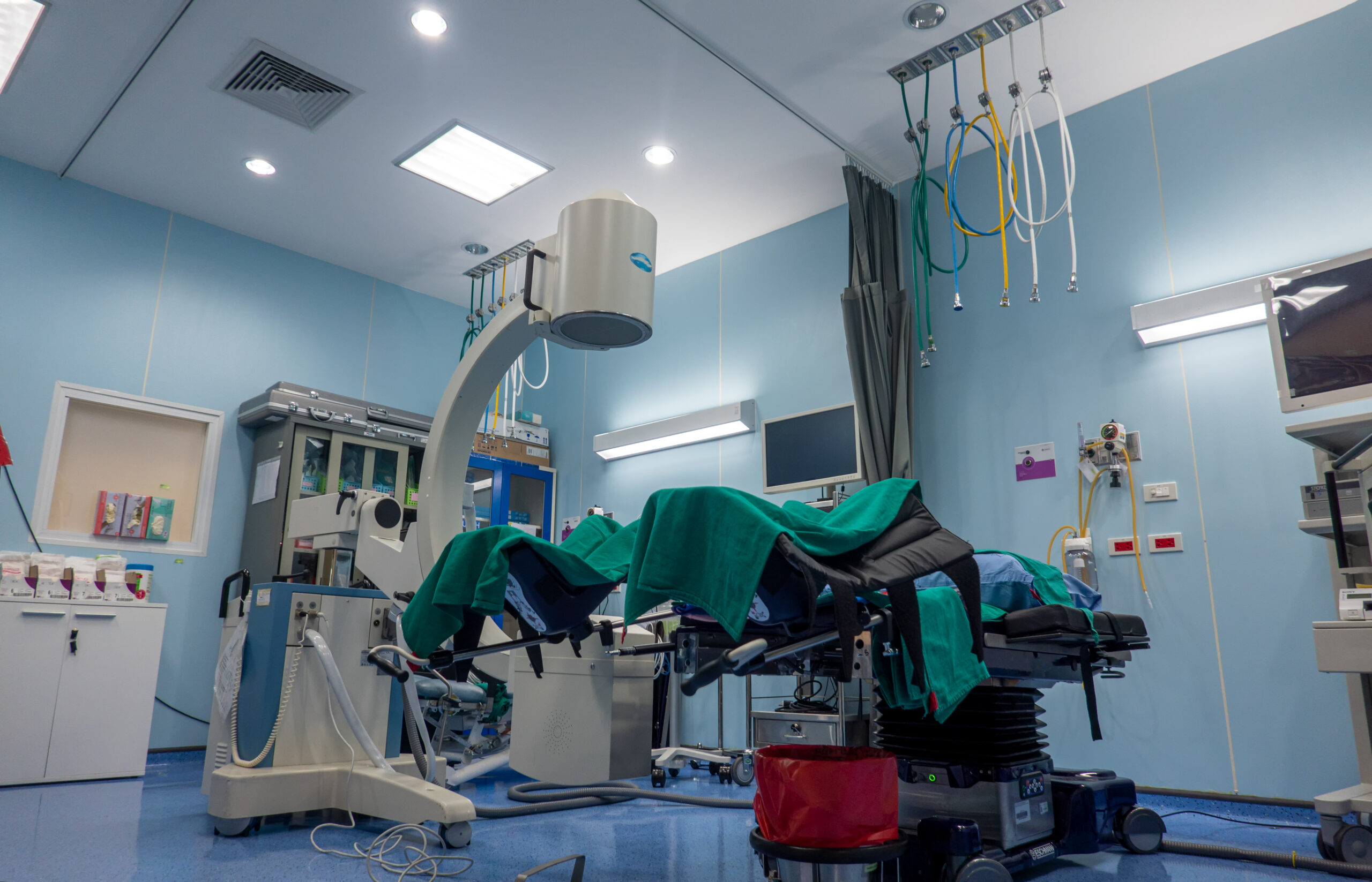 interior-hospital-with-machinery